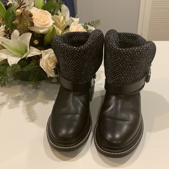 Chanel Collectors Boots FIRM - Picture 14 of 16